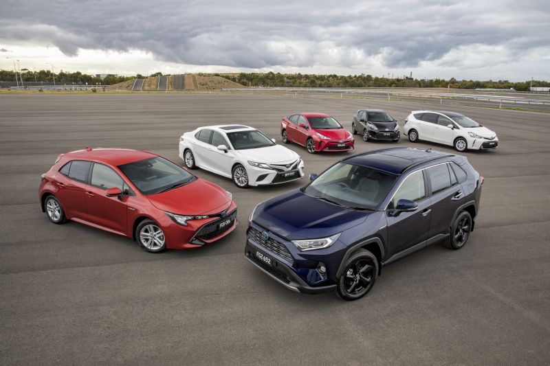 Toyota expands its hybrid offerings