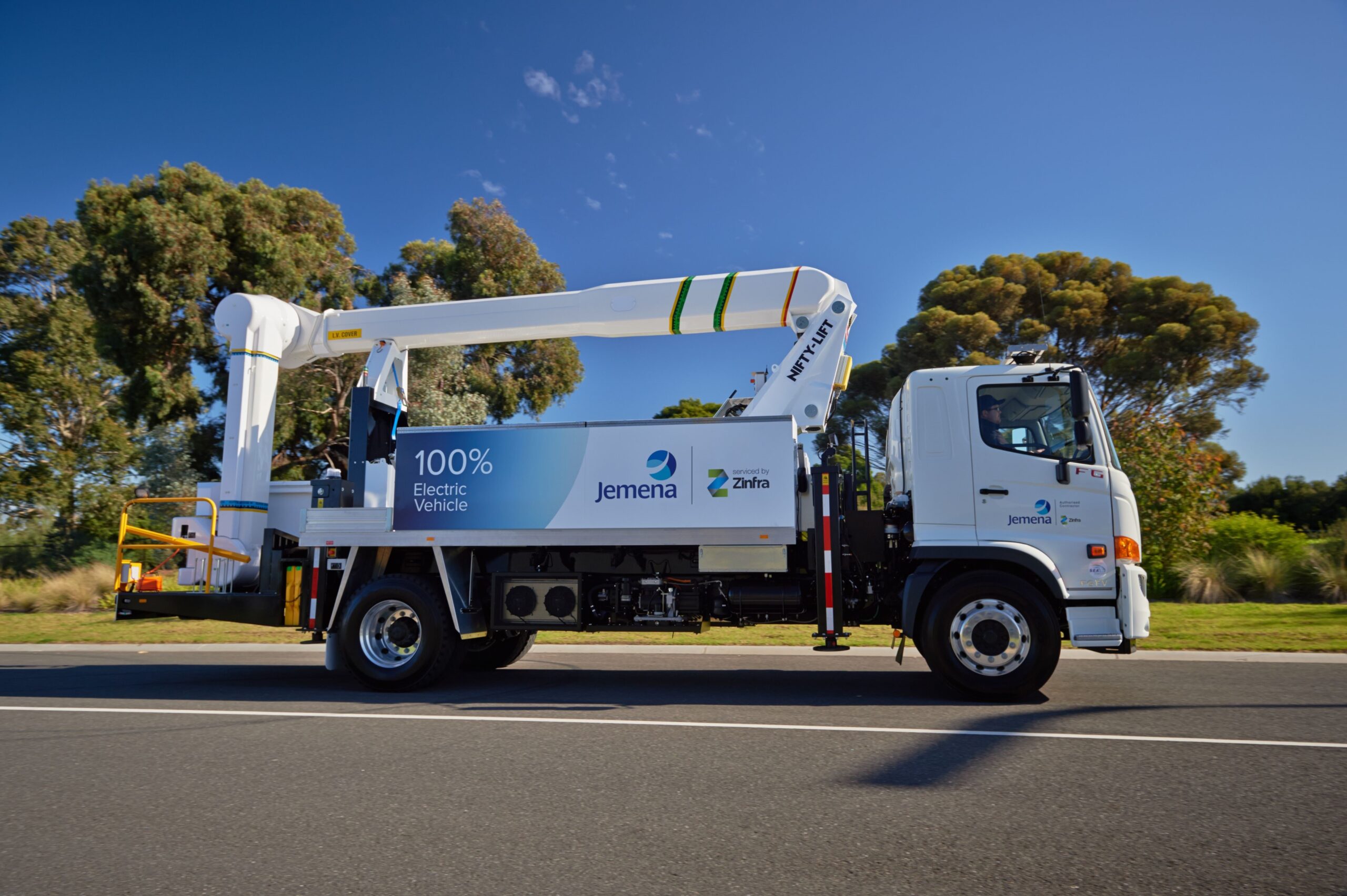 Jemena reduces carbon emissions with Australian-first electric powered cherry picker truck
